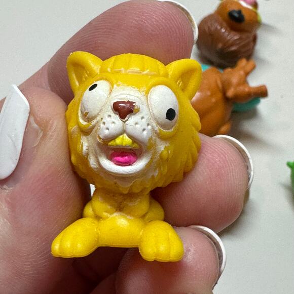 Ugglys Pets Shop Lot of 7 Action Figures Toys Ugly Pets Mini Figure Mixed Lot - Picture 5 of 12